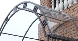 Кованные навесы над крыльцом дома в Чите - купить по цене от 2106 руб